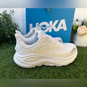 Hoka youth Clifton 10 white big kid size 4.5MD women 6 NEW /with box